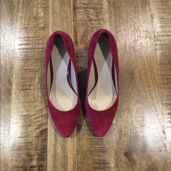 Nine West red suede pumps, size 10 - Picture 2 of 7
